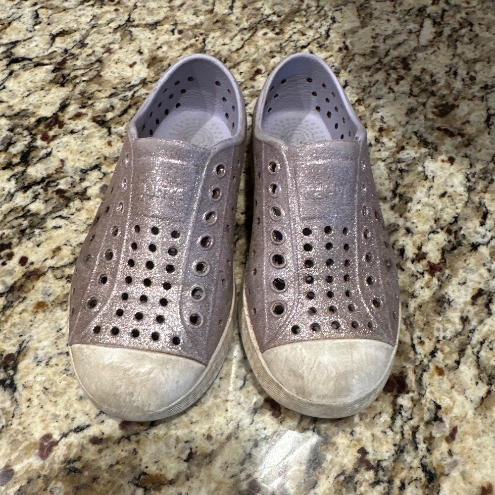 Lavender Glitter Native Girls Shoes